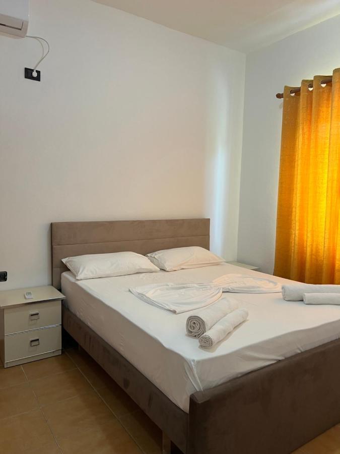 Hotel Athina Velipoje Exterior photo