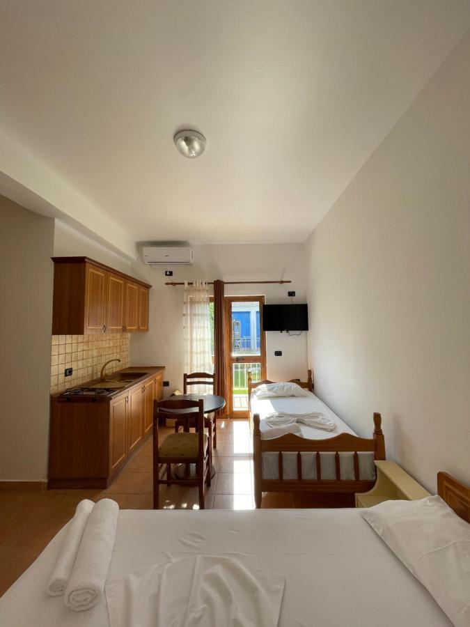 Hotel Athina Velipoje Exterior photo